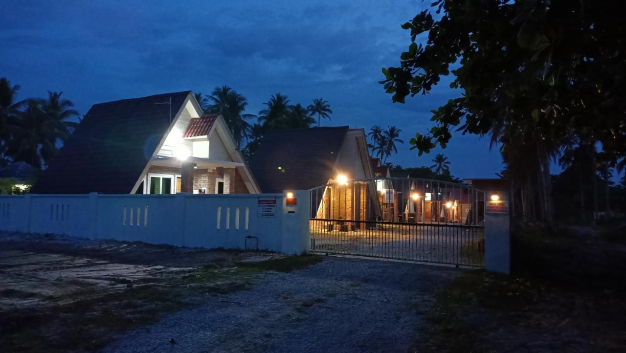 Zainab Cottage Pasir Puteh Buitenkant foto