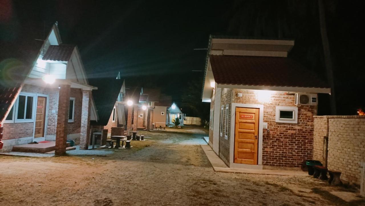 Zainab Cottage Pasir Puteh Buitenkant foto